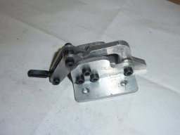 Towing hook assembly (28)